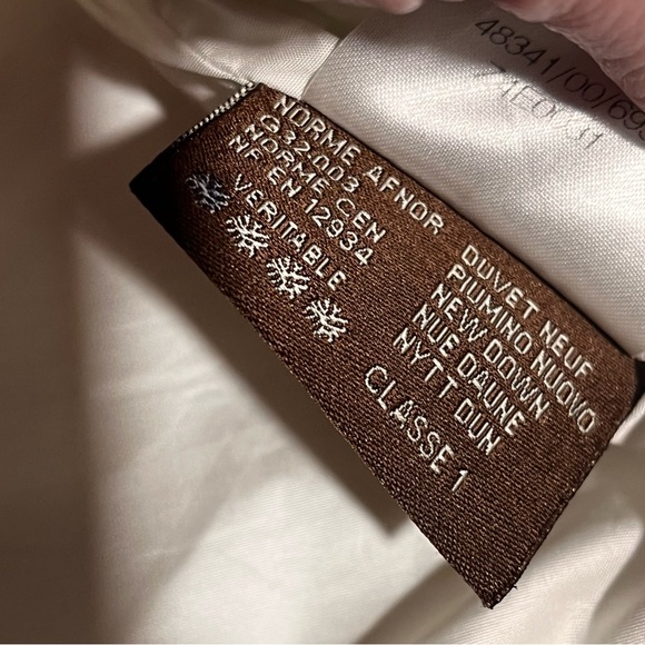 Like new! Moncler Down filled cream colored puffer vest - Picture 14 of 16